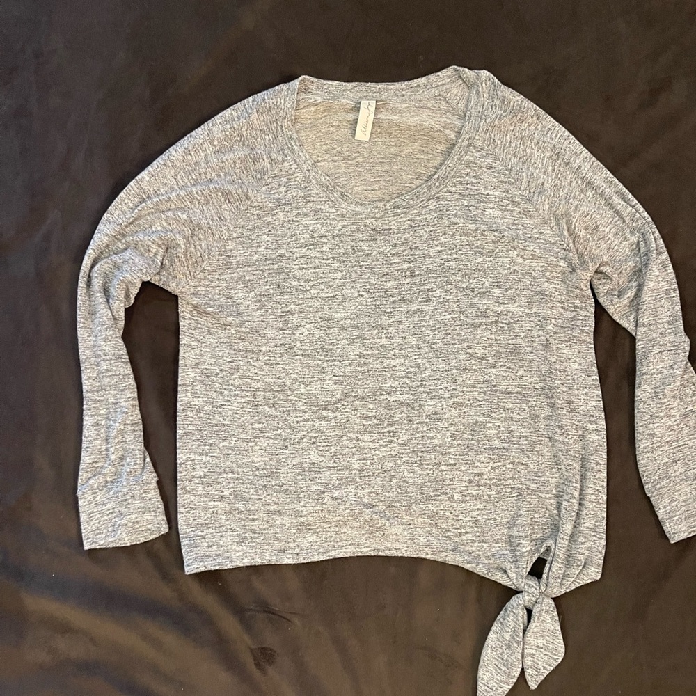 Long sleeve gray lightweight sweater